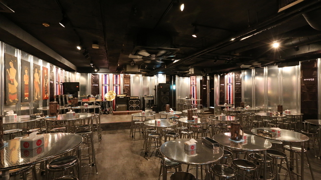 あろいなたべた店内