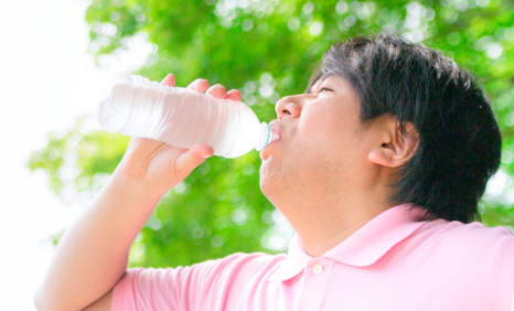 ペットボトルの水