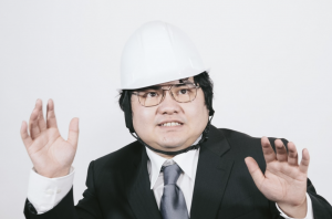 対処はチョロイ！職場や学校で人の足を引っ張る人にはオゴらせろ！